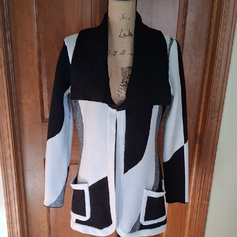 Keren Hart Colorblock Cardigan Sweater